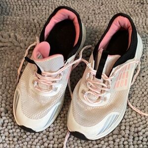 Generic non-marking sole youth size 4 tennis shoes. Pink and white